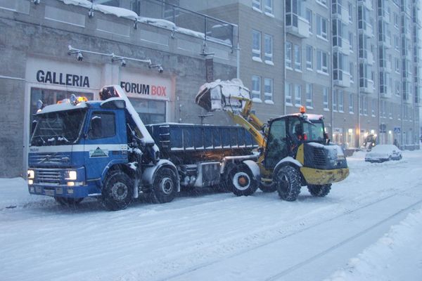 Sniego kasimas: profesionali teritorijų priežiūra žiemą